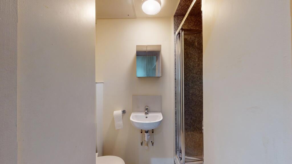 Flat Brondesbury Park in Greater London