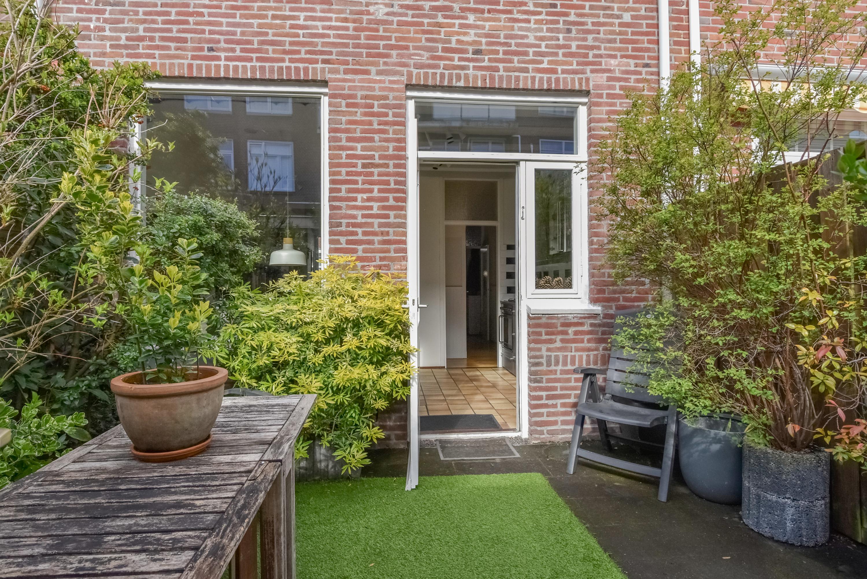 Tussenwoning te koop: Puttensestraat 46, 'S-Gravenhage