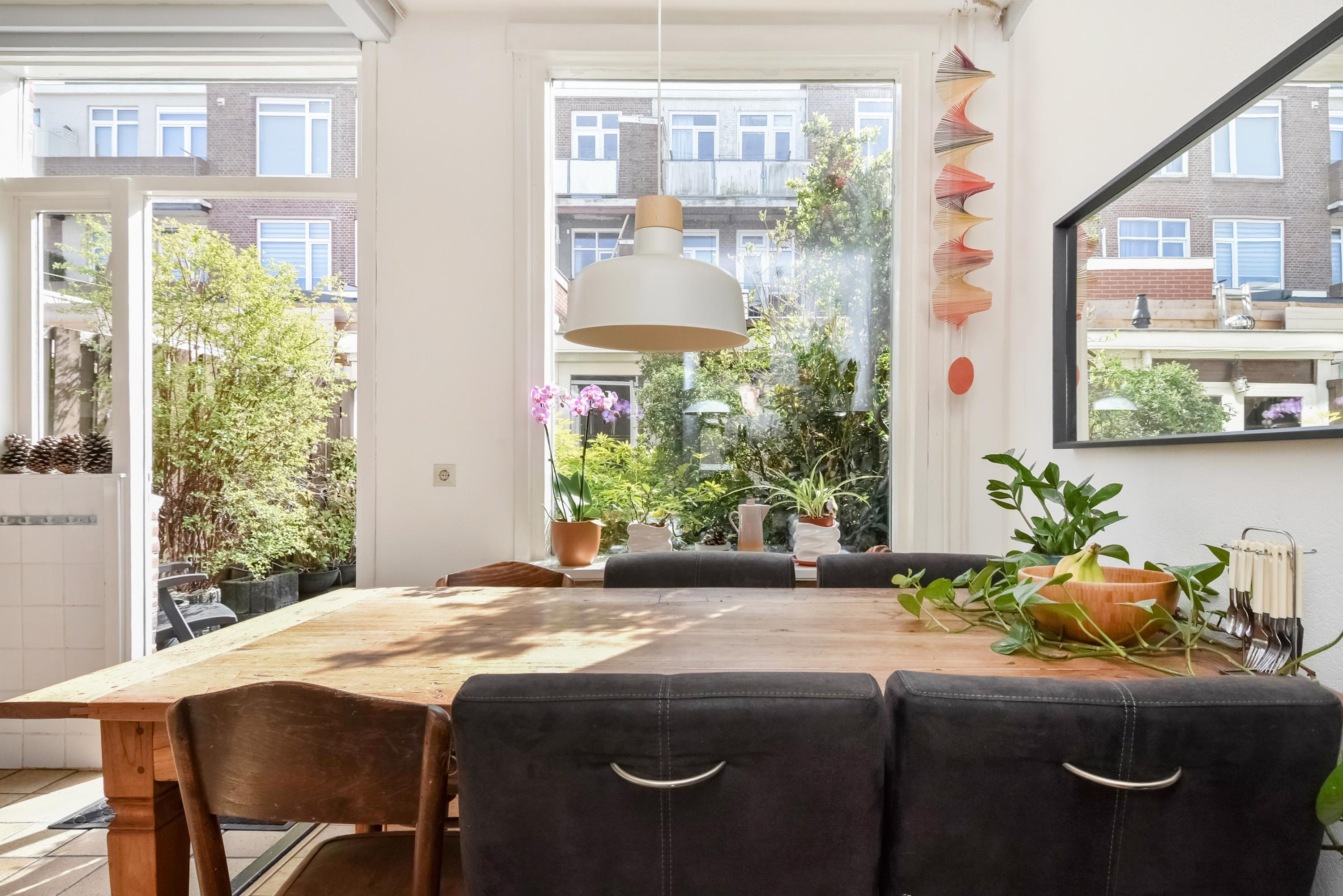 Tussenwoning te koop: Puttensestraat 46, 'S-Gravenhage