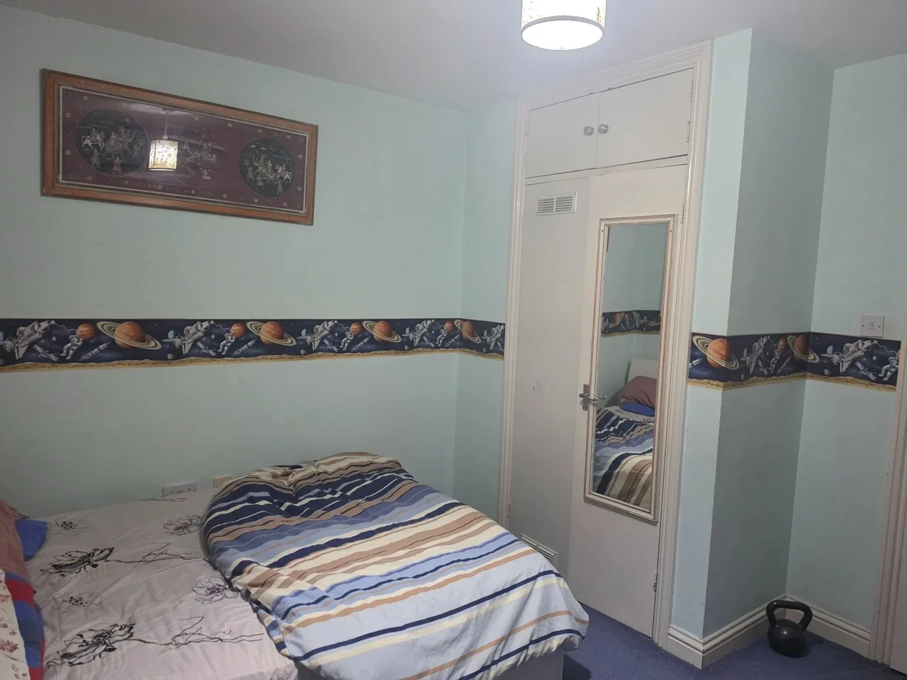 Room East Road in Greater London