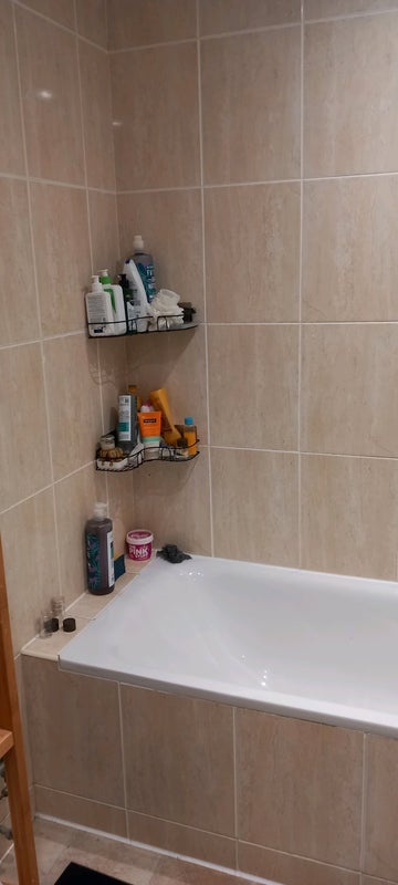 Room Chelmer Road in Greater London