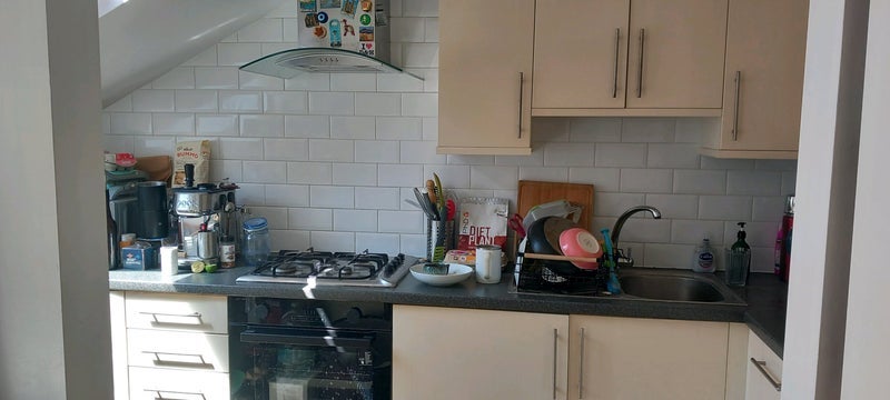 Room Chelmer Road in Greater London