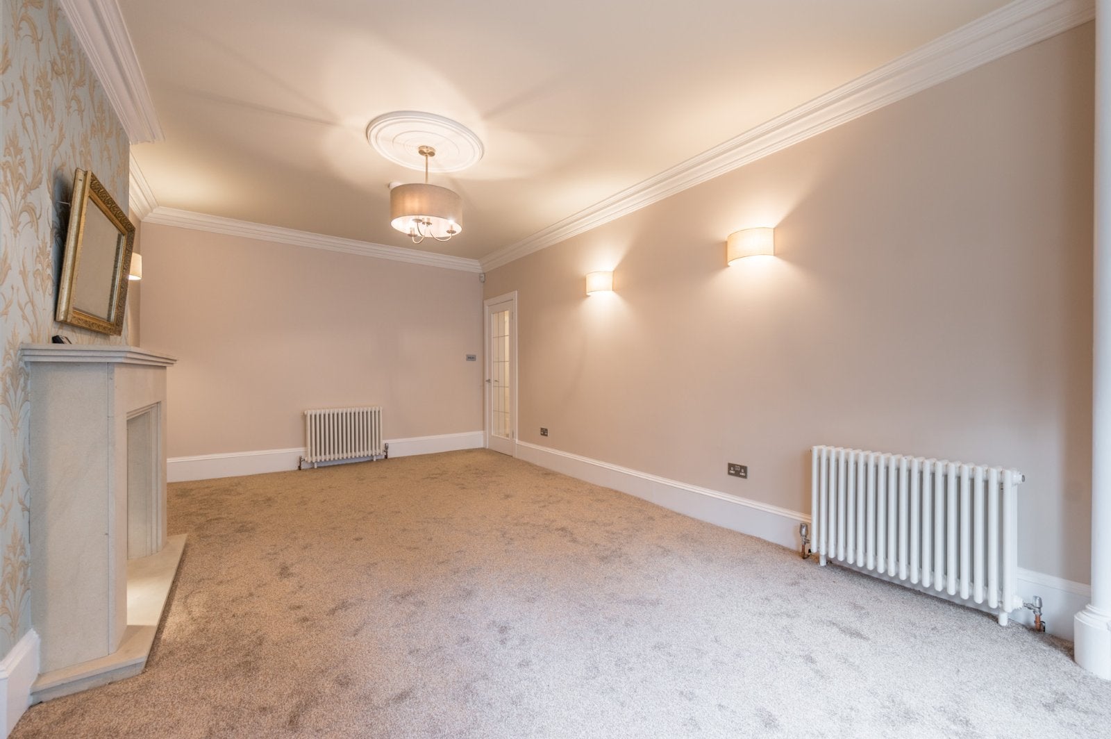 Flat Balvicar Drive in Glasgow