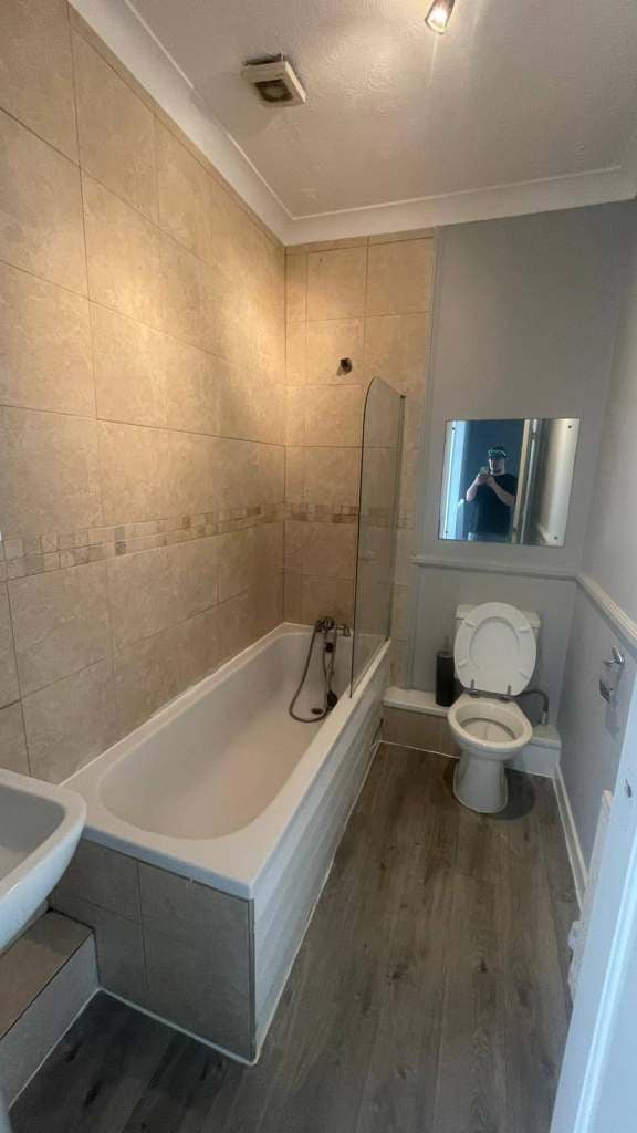 Flat Oakleigh Park Drive in Southend-on-Sea