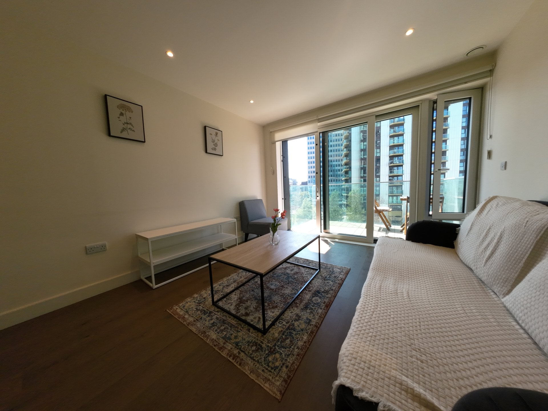 Flat Duke of Wellington Avenue in Greater London