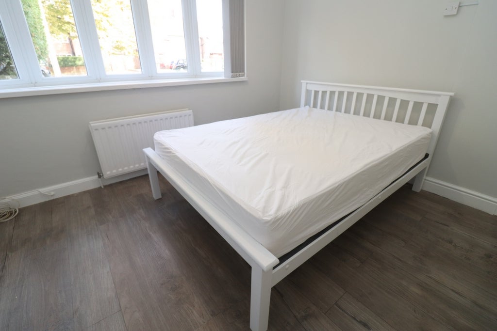 Room Globe Road in Greater London