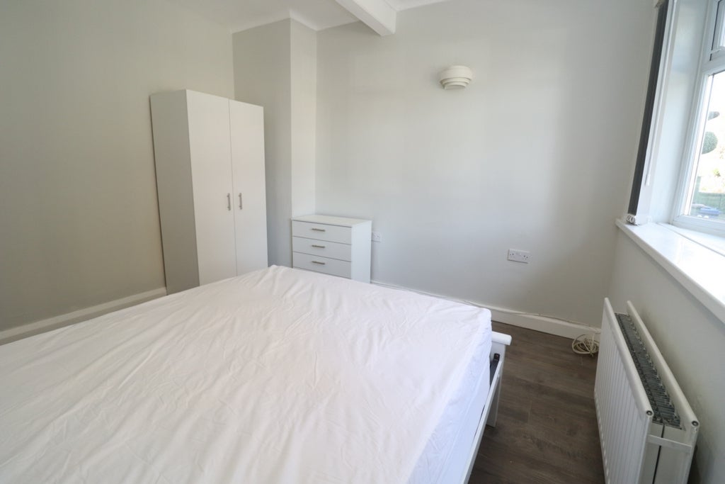 Room Globe Road in Greater London