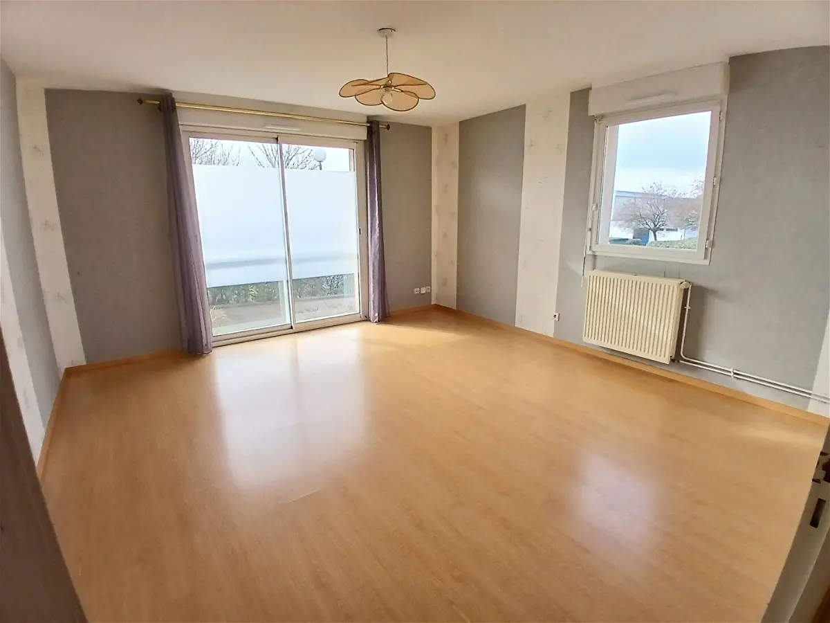 Flat Boulevard Montmorency in Laval