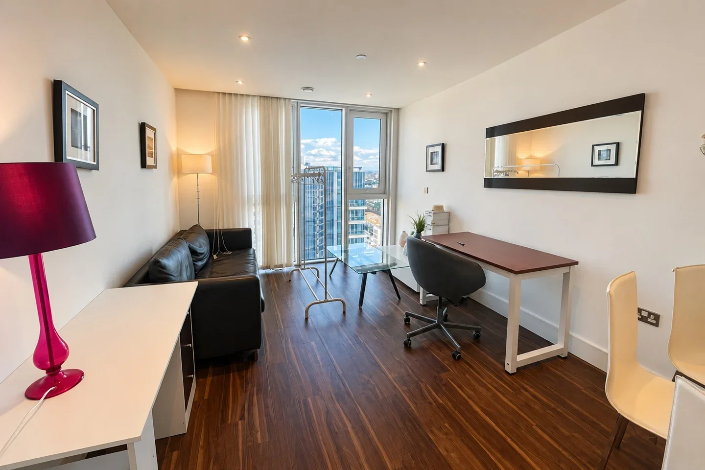 Flat Alie Street in Greater London