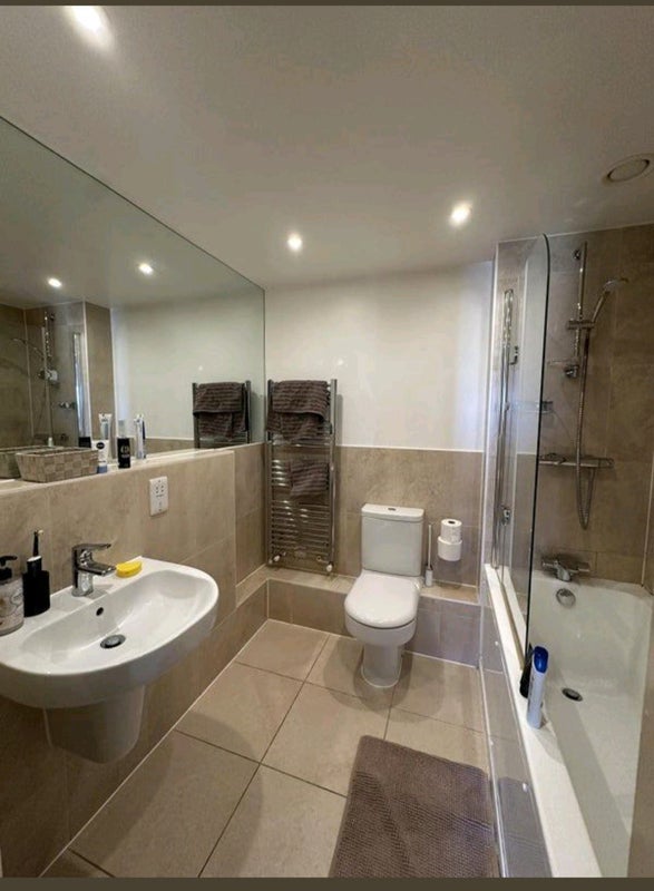 Room Fulneck Place in Greater London