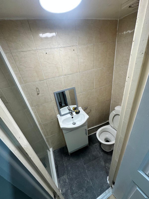 Room Umfreville Road in Greater London