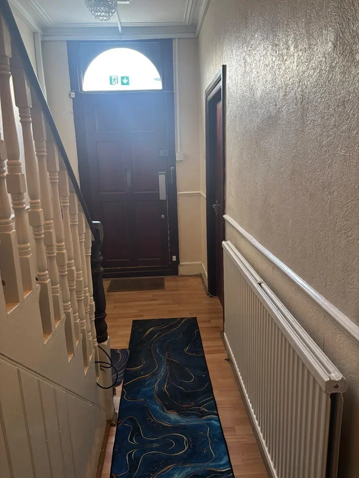 Room Blythswood Road in Greater London