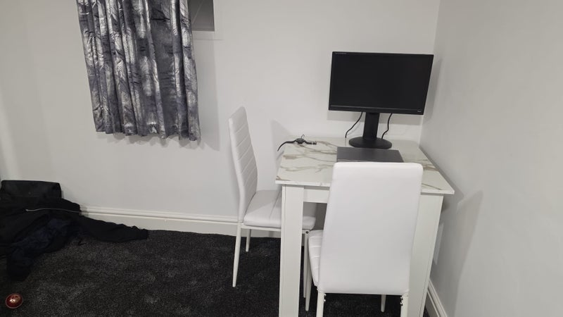 Room Ewart Place in Bradford