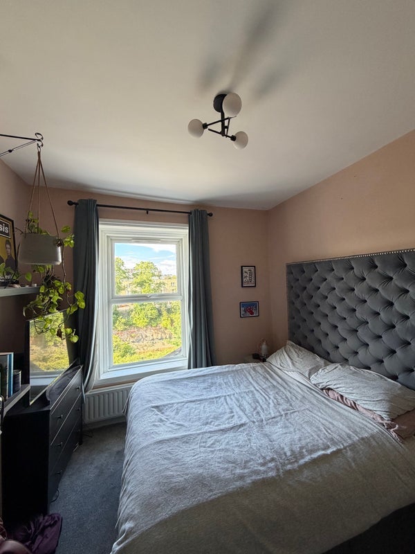 Room Coronation Road in Bristol