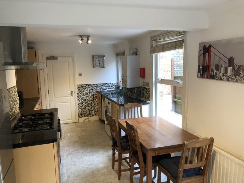 Room Paget Rise in Greater London