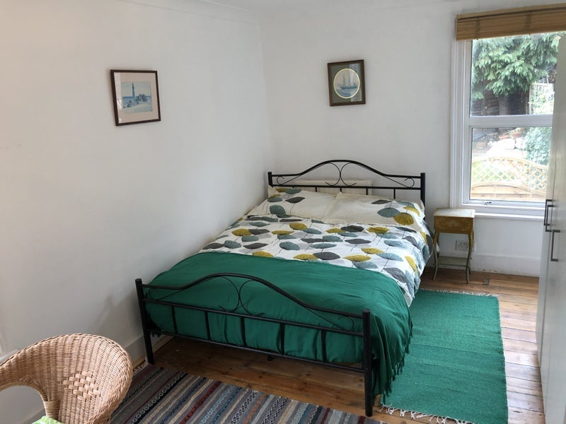 Room Paget Rise in Greater London
