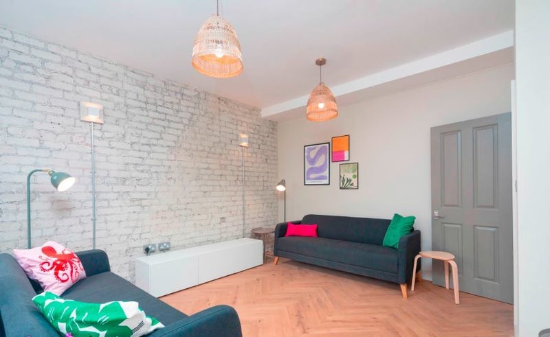 Room Haydn Avenue in Manchester