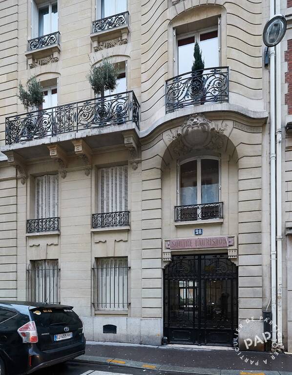 Flat Rue Lauriston in Paris