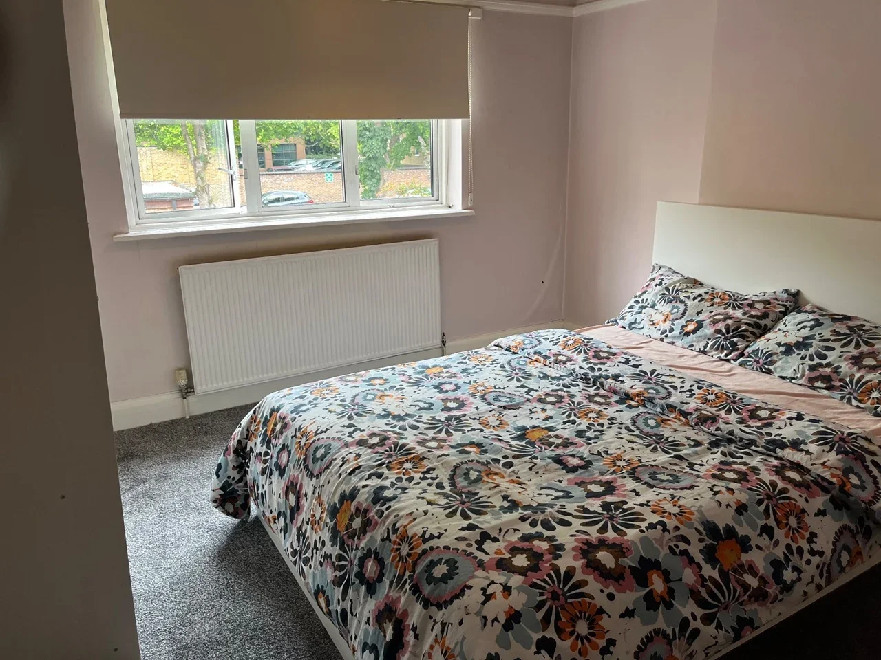 Room St John's Road in Watford