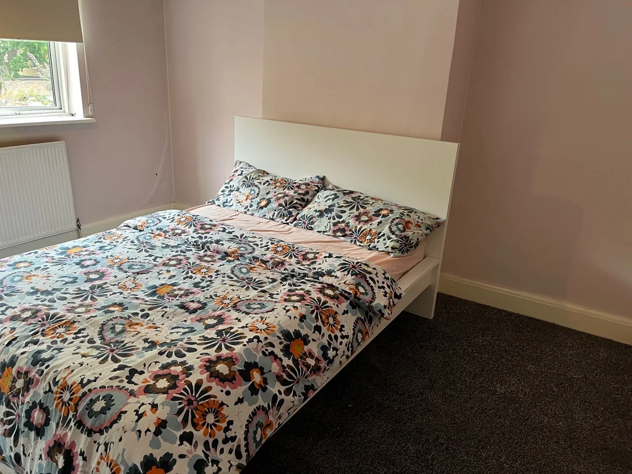 Room St John's Road in Watford