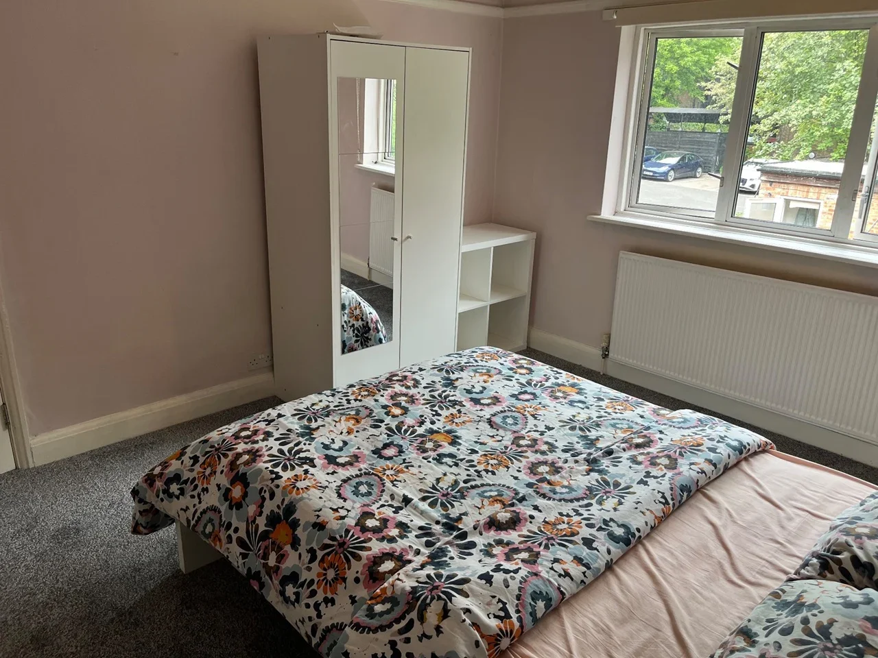 Room St John's Road in Watford