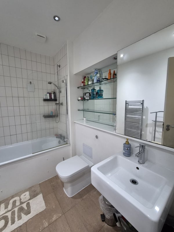 Room Hertford Road in Greater London