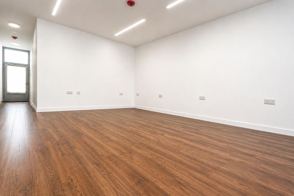 Flat Lower Addiscombe Road in Greater London
