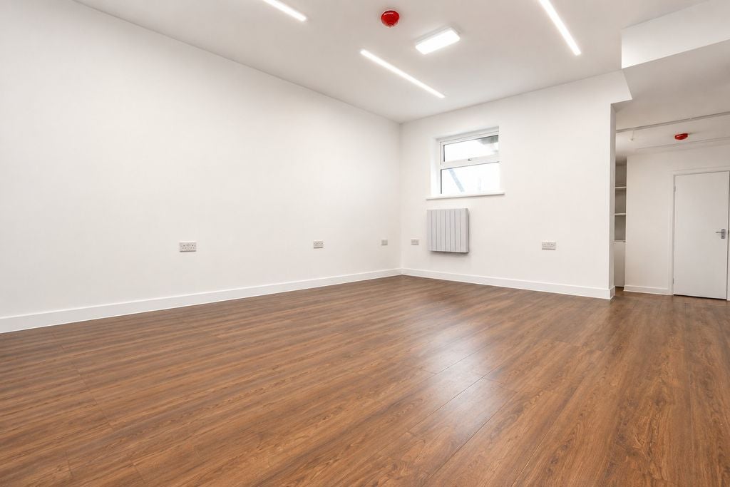 Flat Lower Addiscombe Road in Greater London
