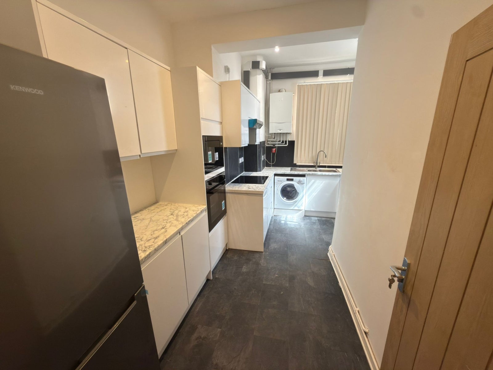 Room Oldfield Lane North in Greater London