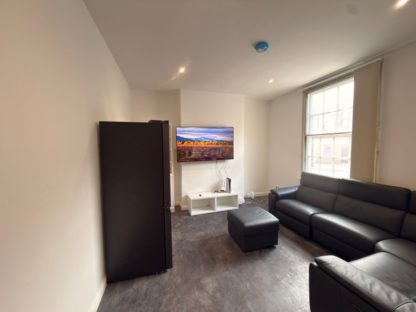 Room Oldfield Lane North in Greater London