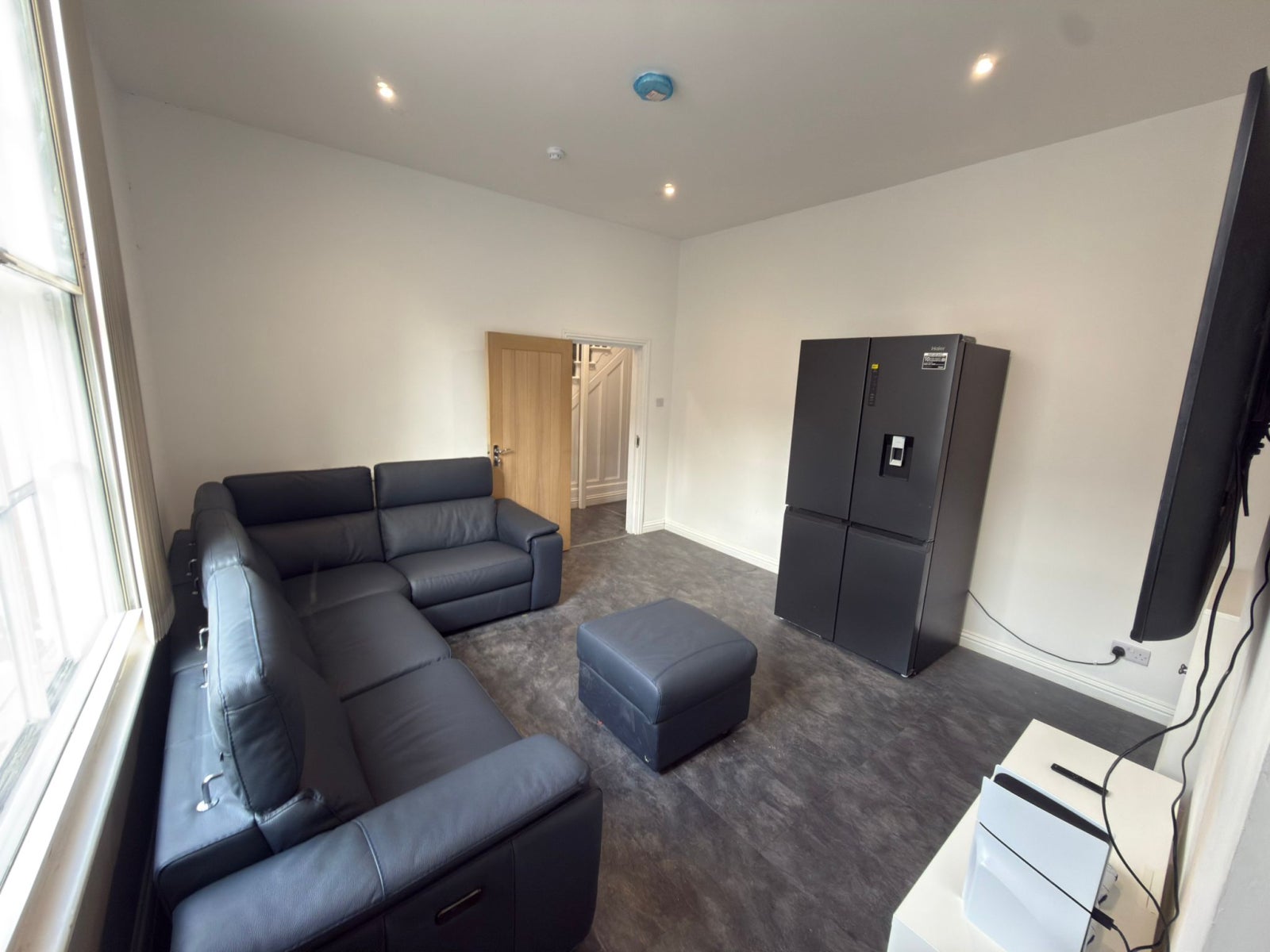 Room Oldfield Lane North in Greater London