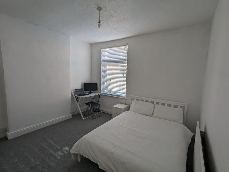 Room Lees Hill Street in Nottingham