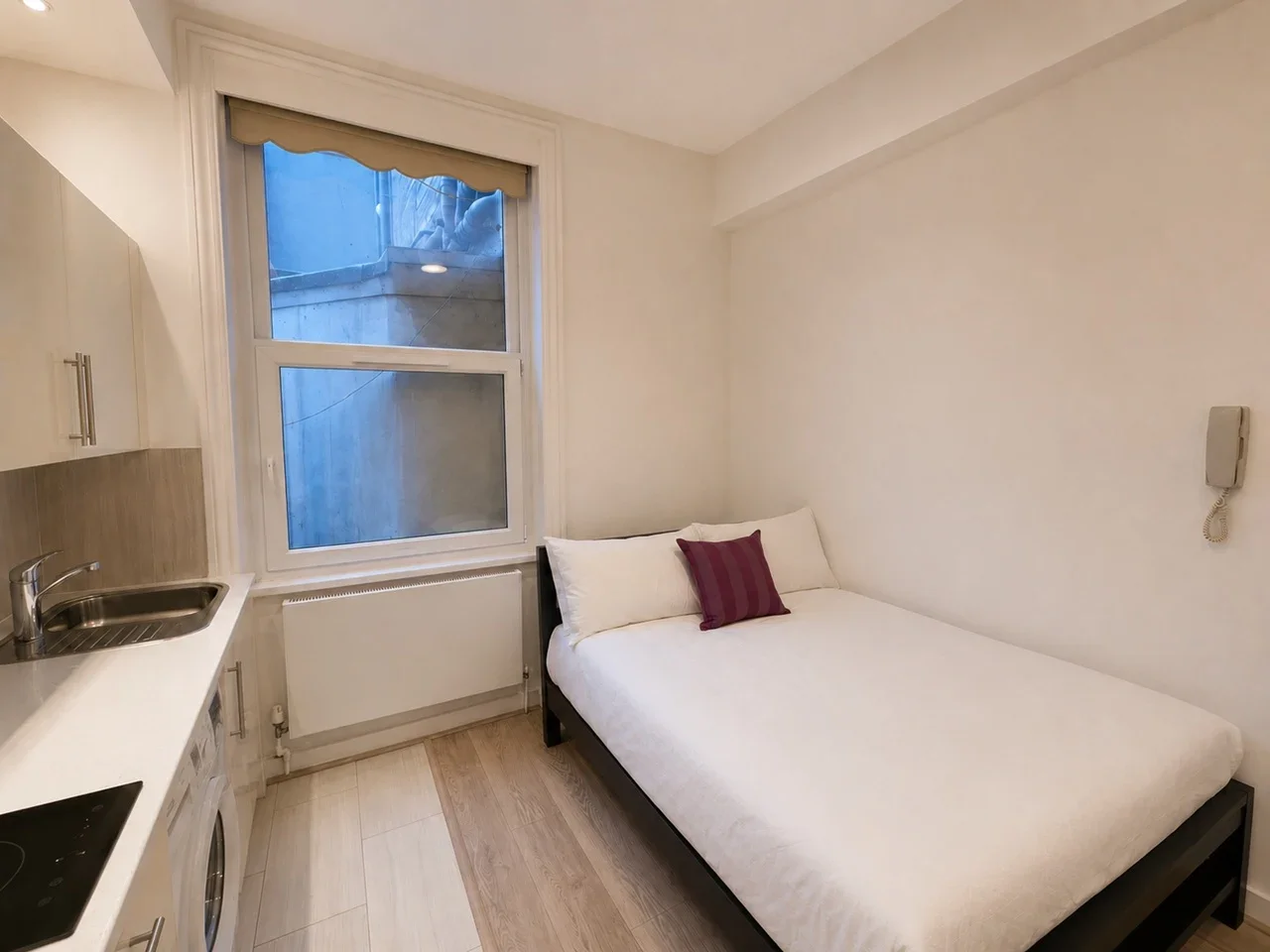 Flat Rufford Street in Greater London