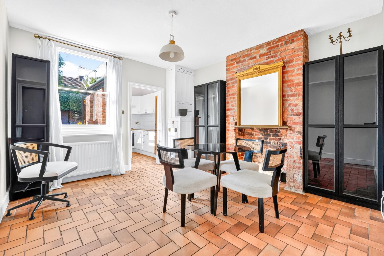 House Goodhall Street in Greater London