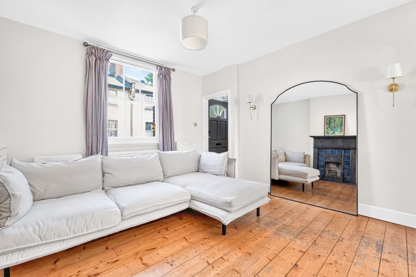 House Goodhall Street in Greater London