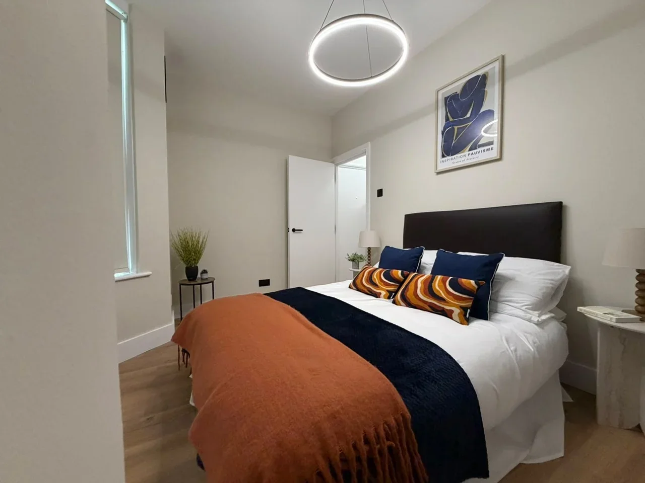Flat Knox Road in Greater London