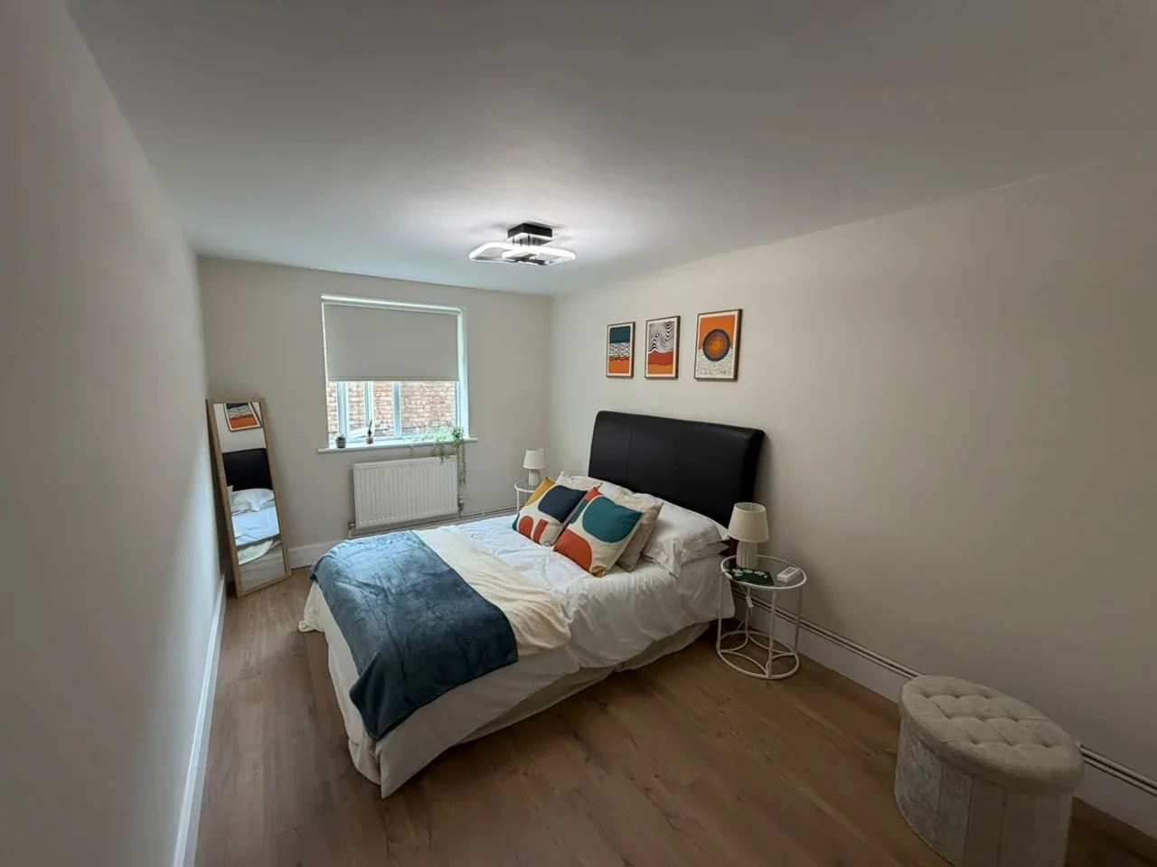 Flat Knox Road in Greater London