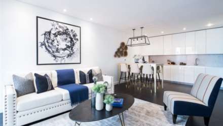 Flat Tideway Walk in Greater London