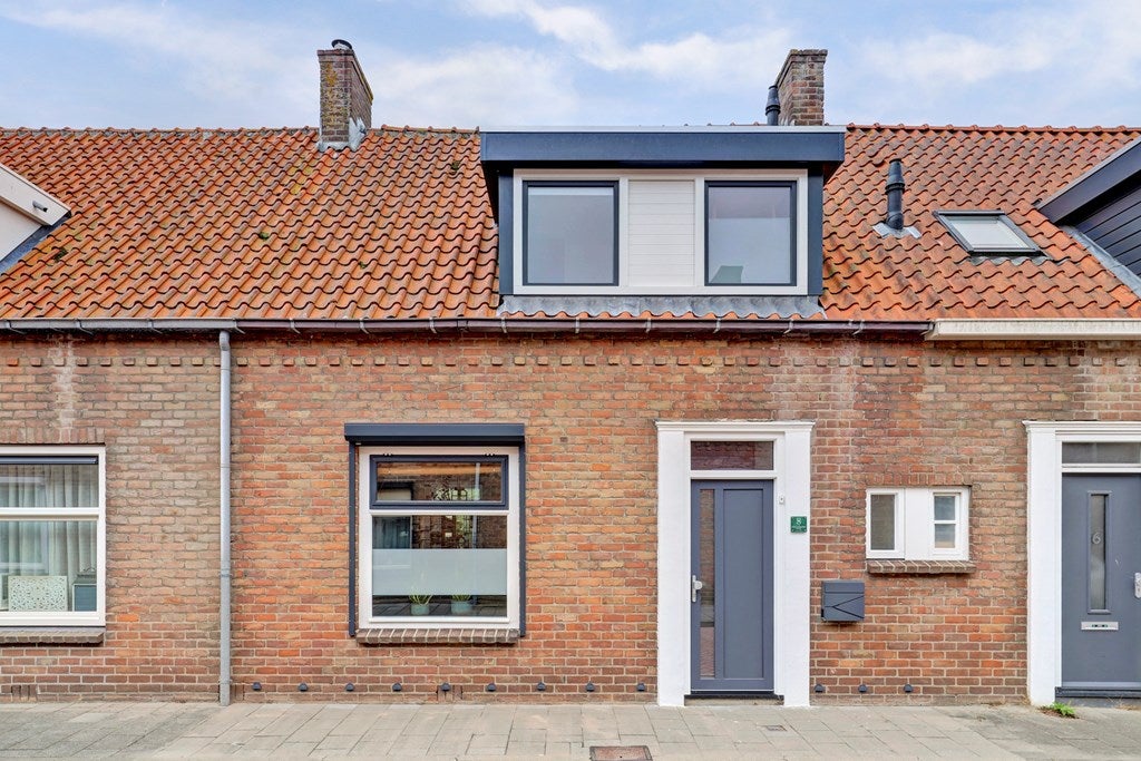 Huis Zeeburgstraat 8 in Nieuw- en Sint Joosland