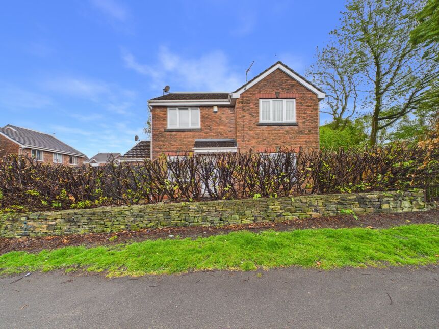 House Havenside Close in Shaw