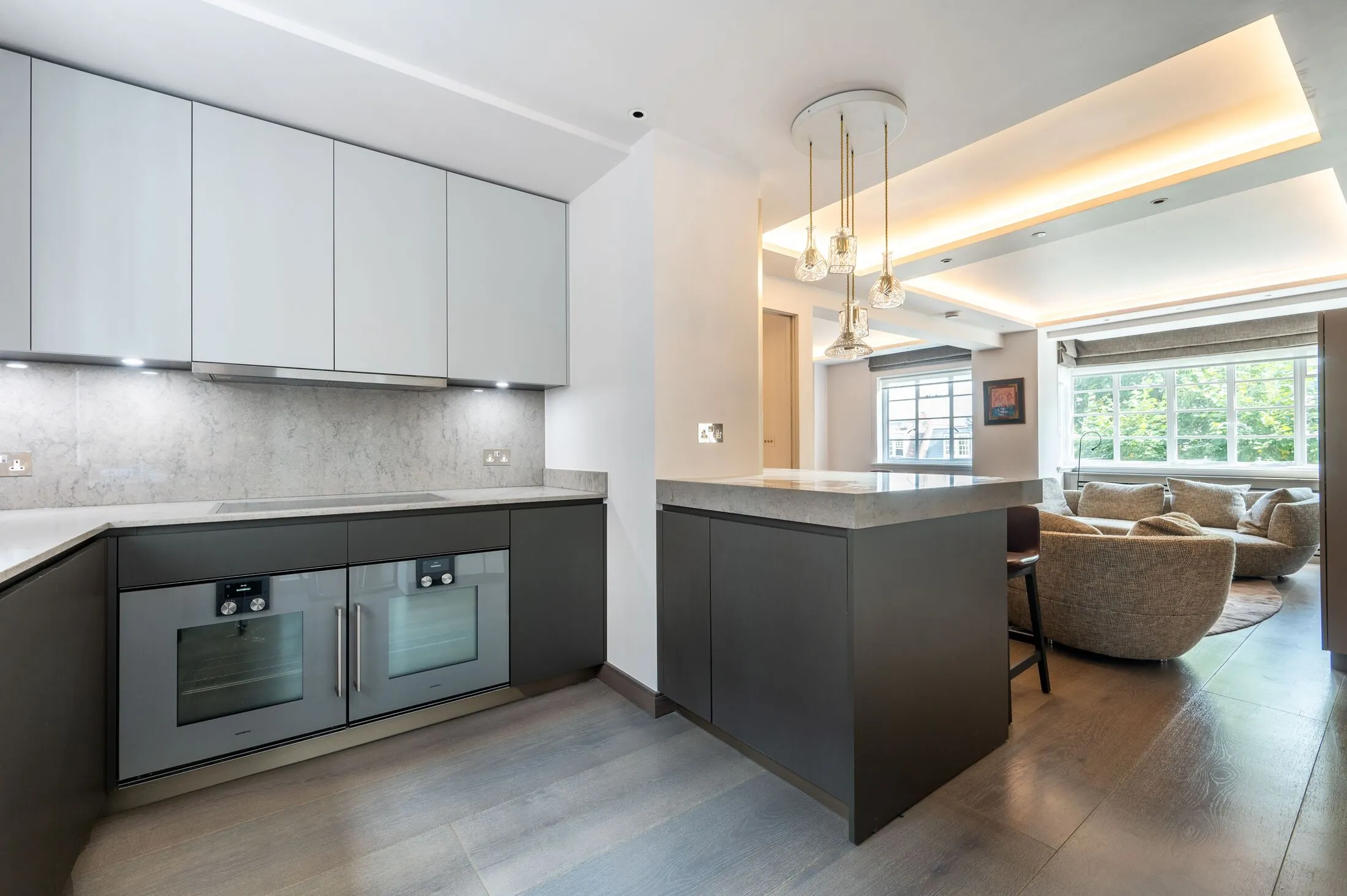 Flat Palace Court in City of Westminster