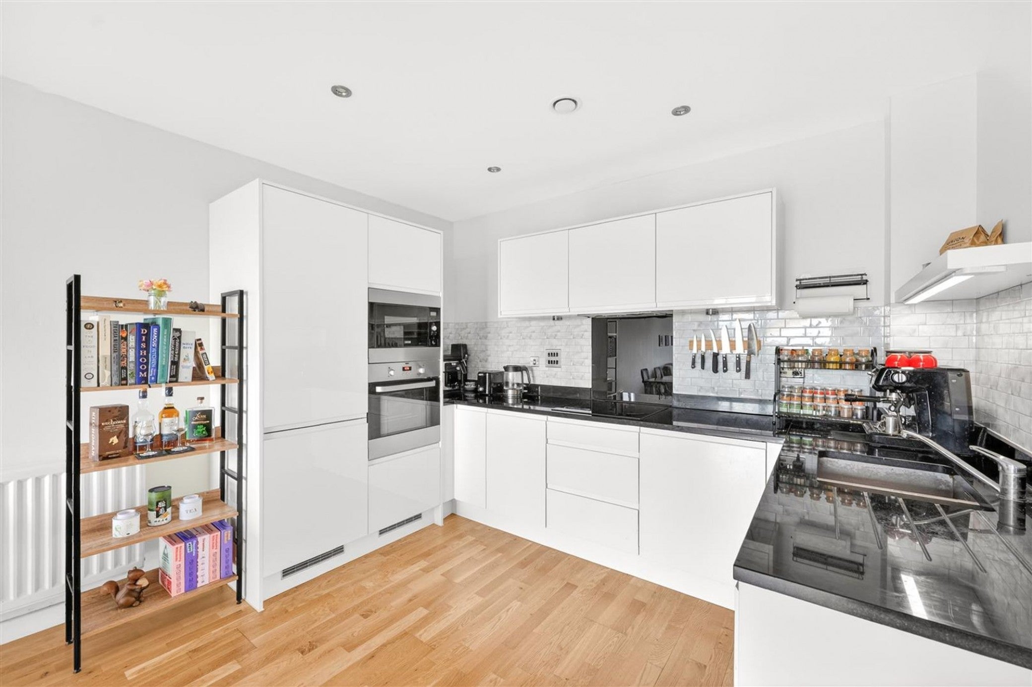 Flat Hampden Road in Greater London