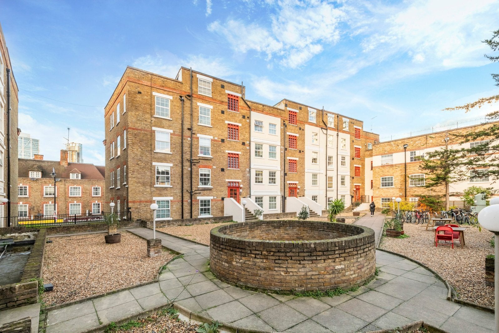 Flat Old Castle Street in Greater London