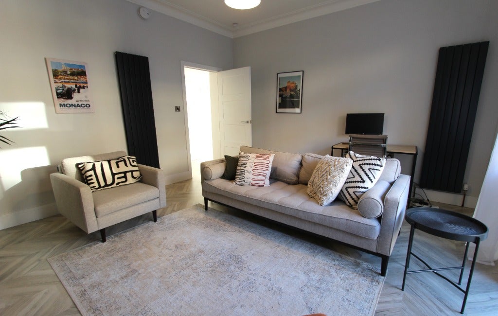Flat Falcon Avenue in City of Edinburgh
