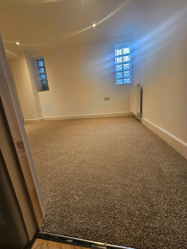 Flat Frenchay Close in Bristol