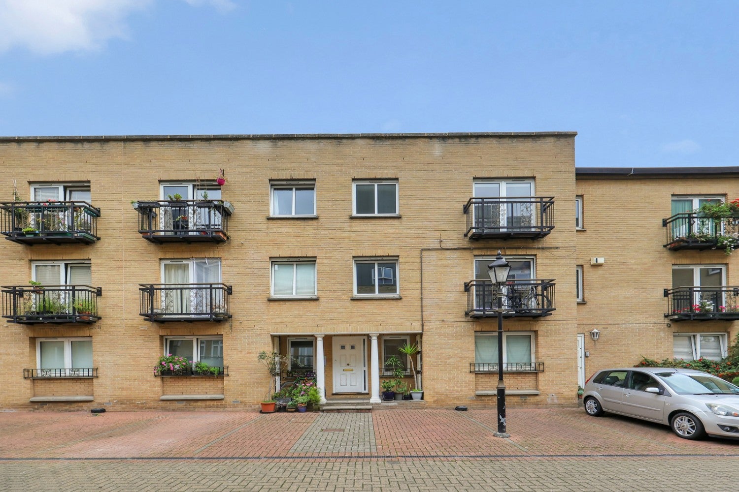 Flat Millennium Place in Greater London