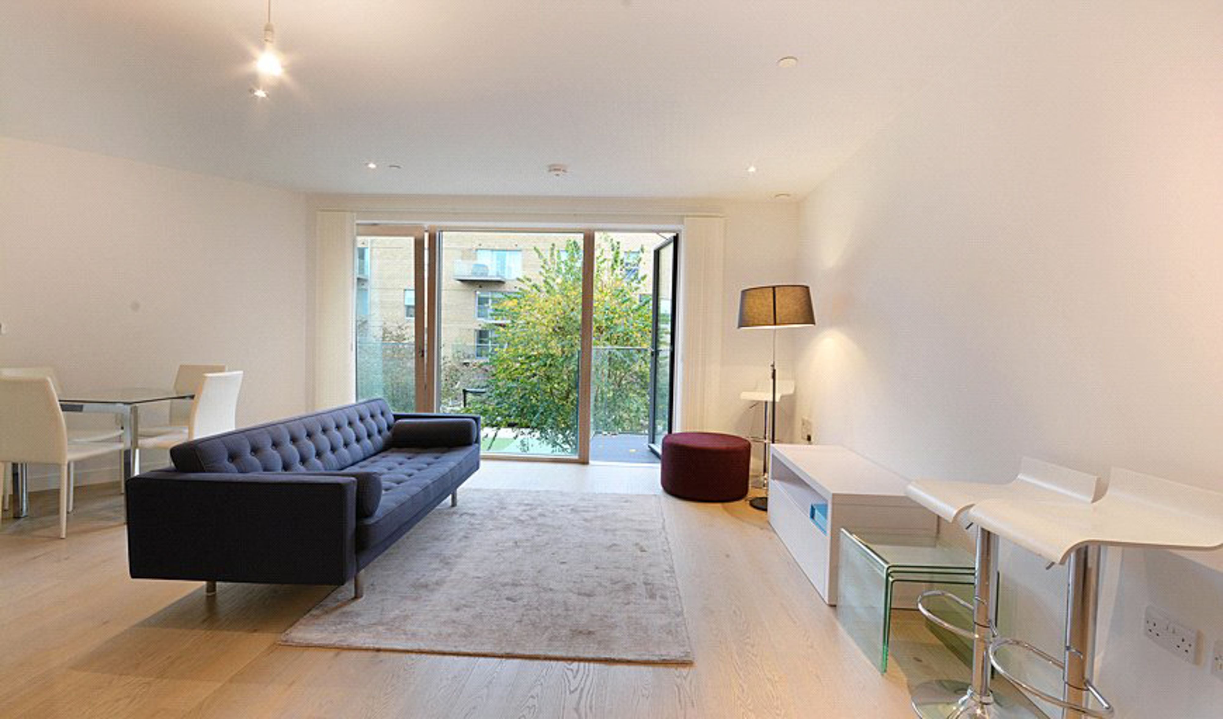 Flat Larcom Street in Greater London