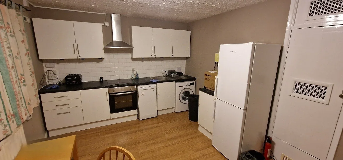 Flat Clarence Lane in Greater London