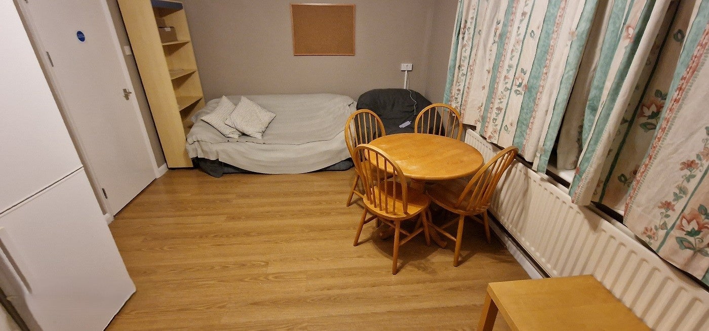 Flat Clarence Lane in Greater London