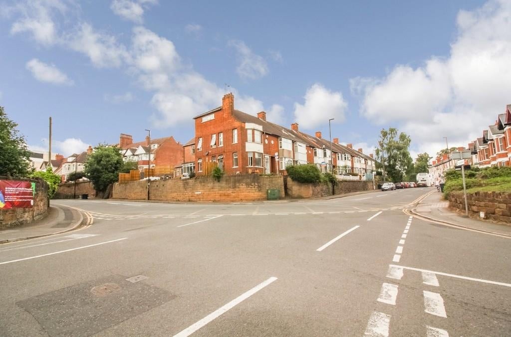 Flat Barras Lane in Coventry